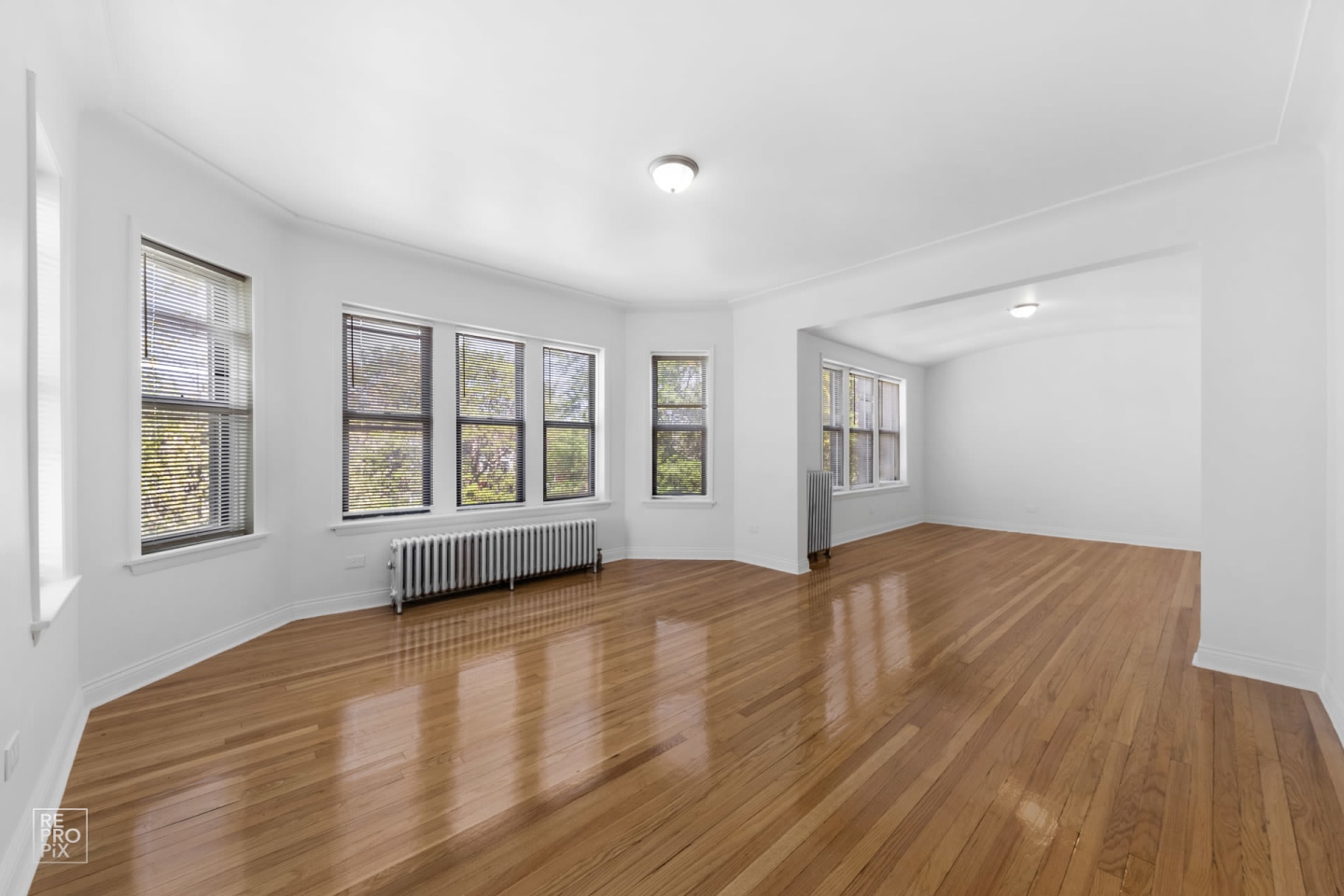 7657 S East End Avenue Image 6