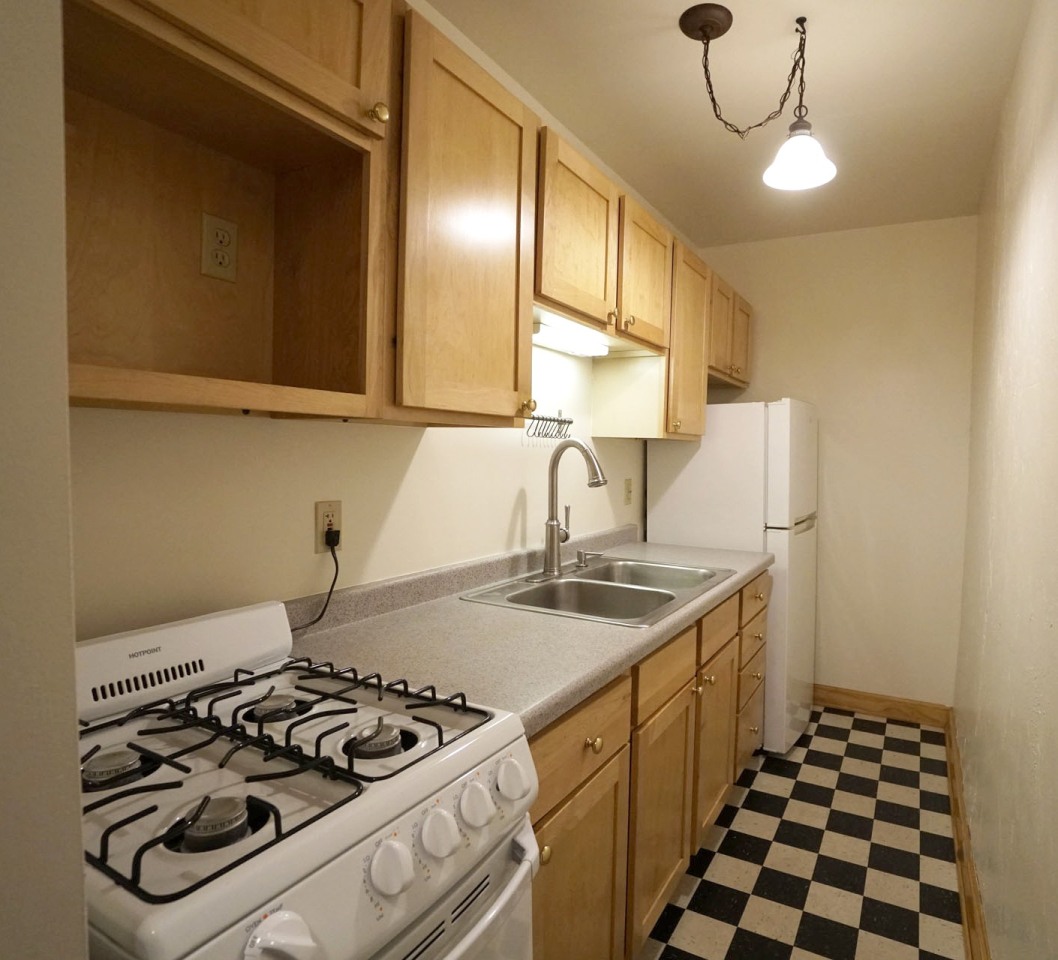 225 Place Apartments Image 15