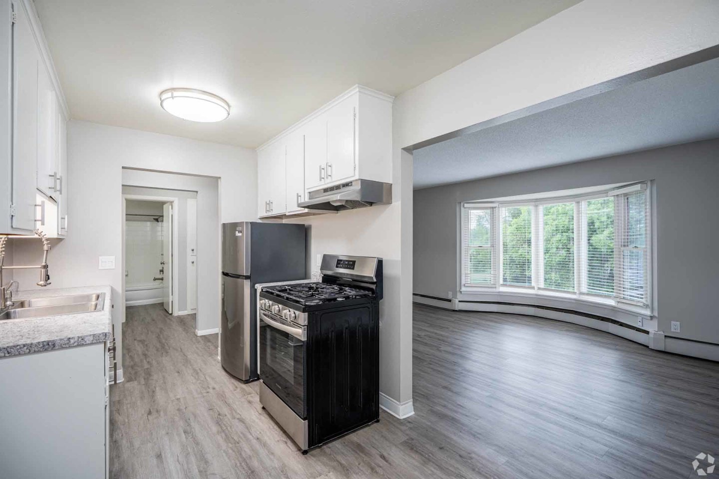 Richfield Square Apartments Image 1