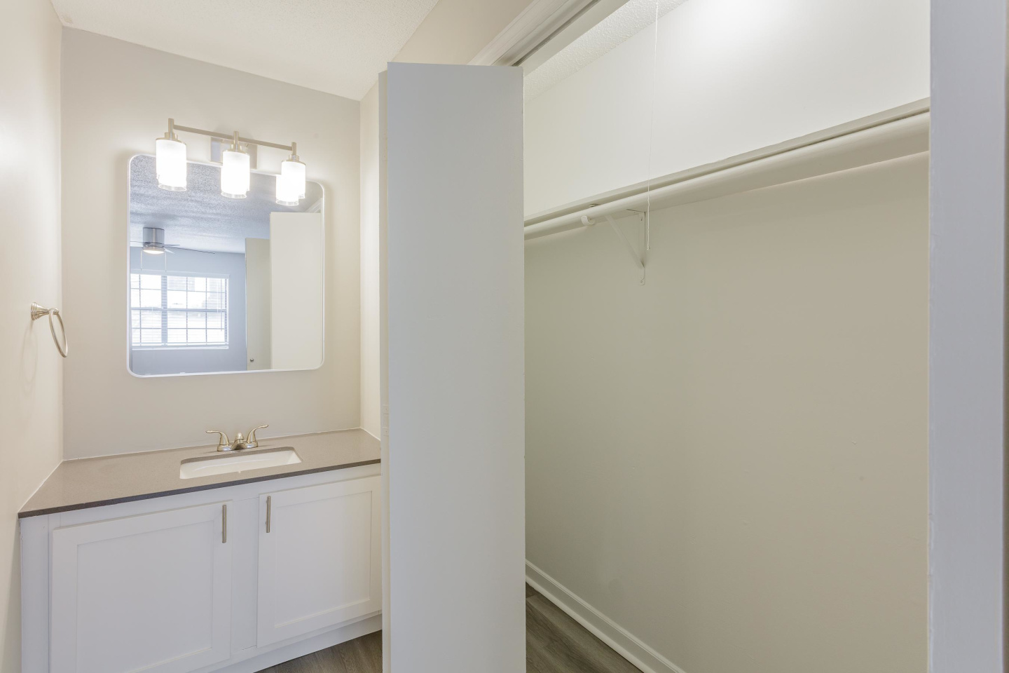 Compass Heights Image 18