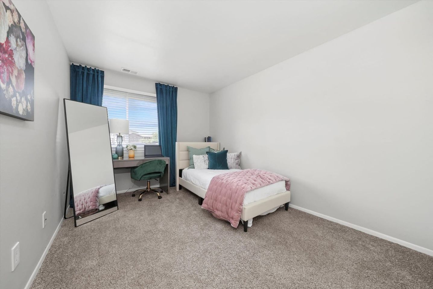 Hampton In Highland Apartments Image 8