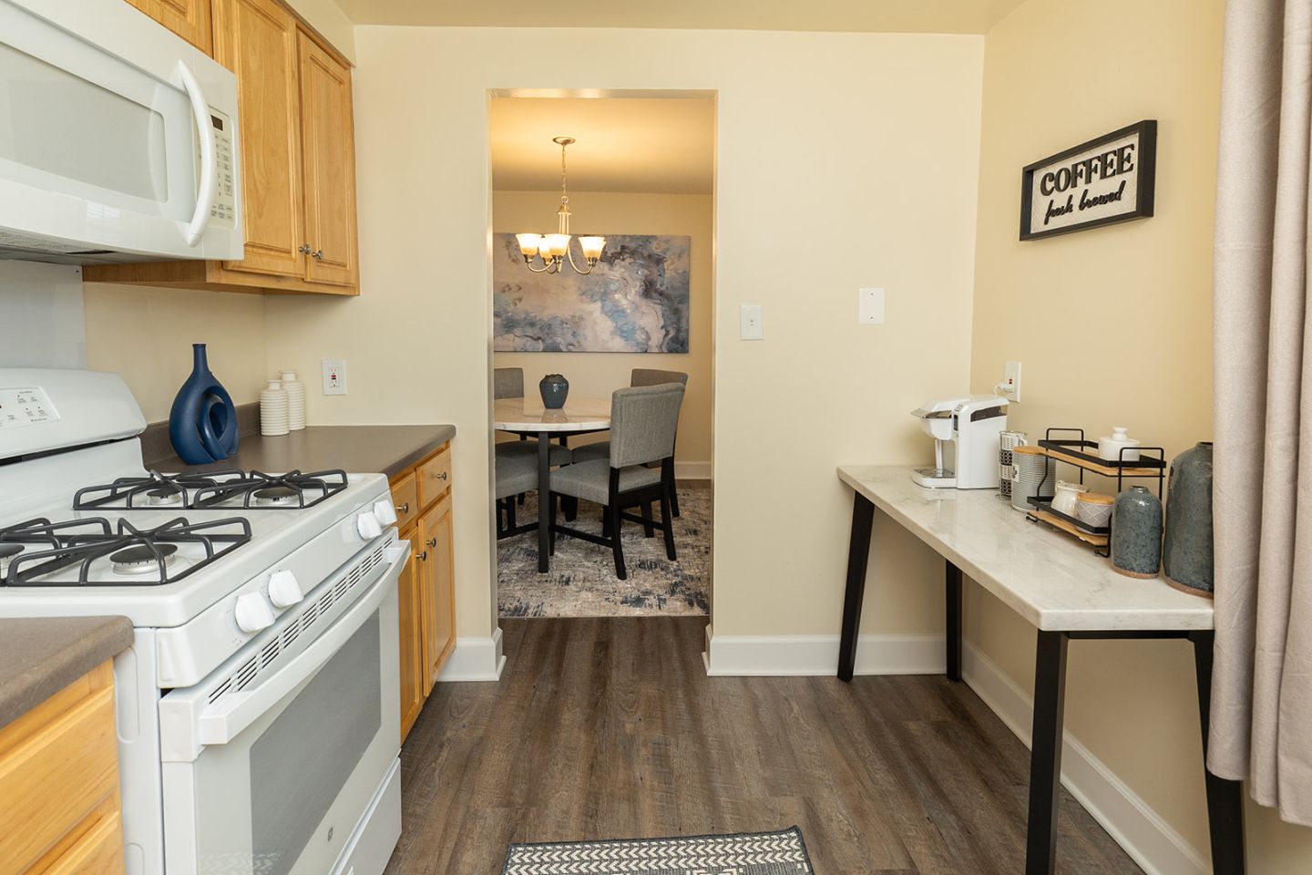 Colony Hill Apartments And Townhomes Image 4