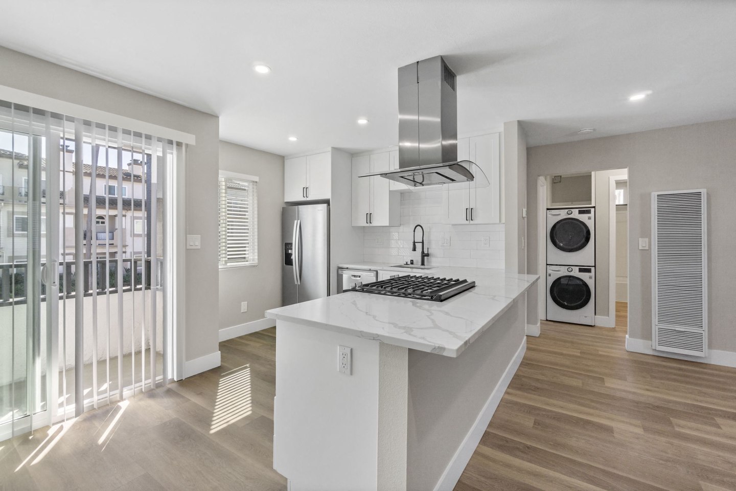 Ocean Breeze Terrace Image 19
