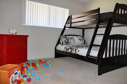 Pinewood Villas Apartments Image 5