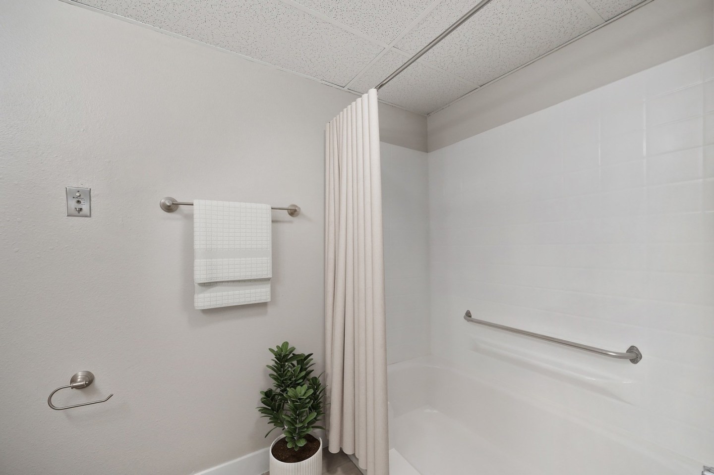 Senior Living - Madison Tower Image 17
