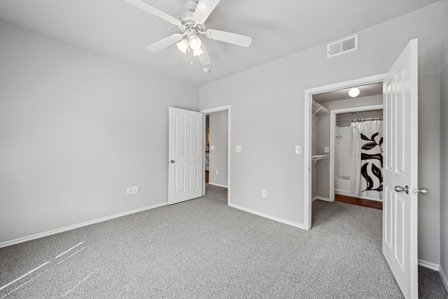 The Residences at Holland Lake Image 23