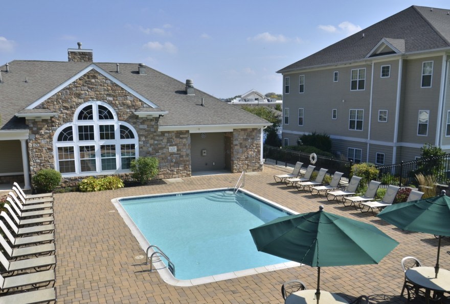 Woodmont Mews Apartments Image 5