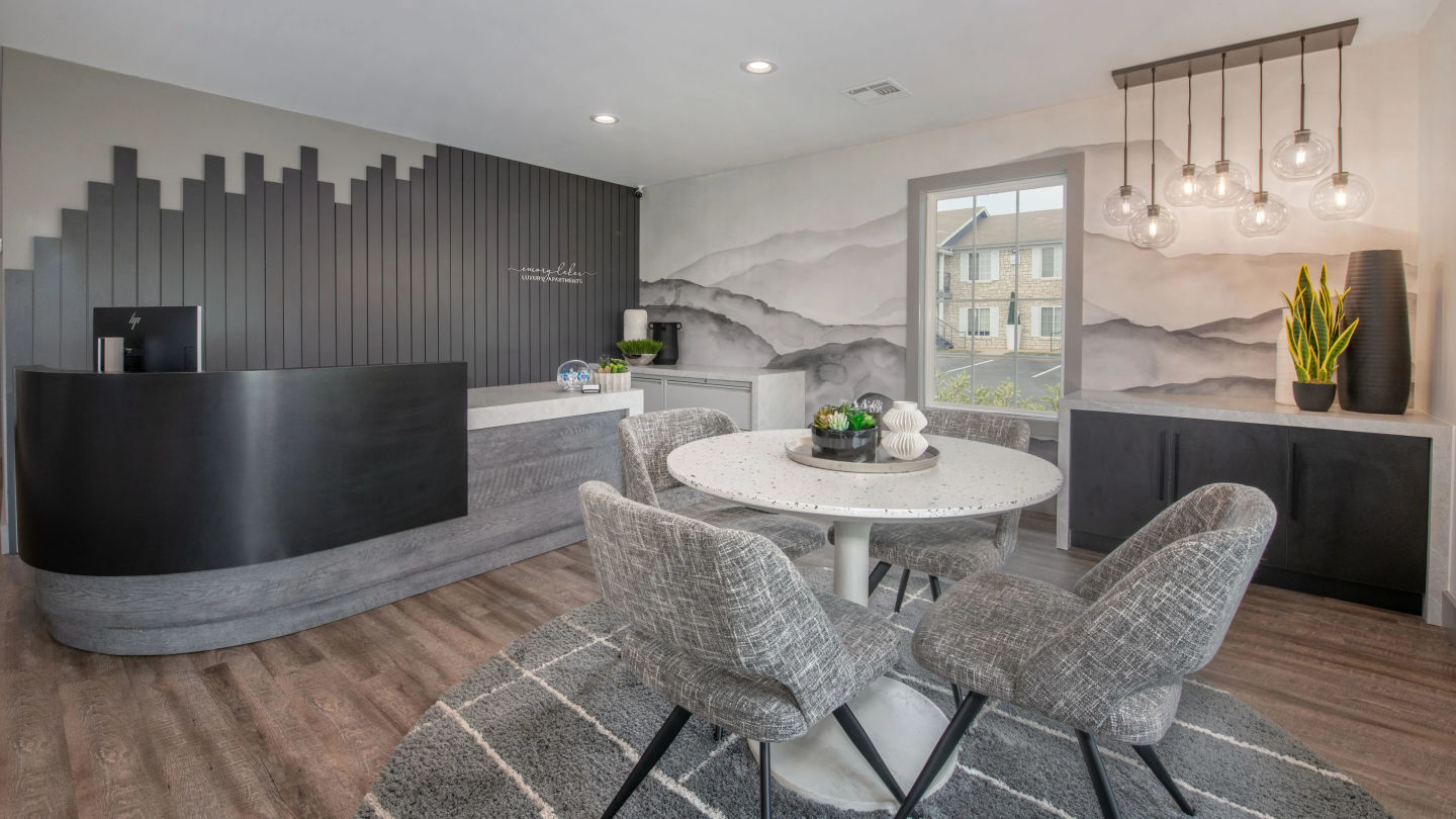 Emory Lakes Luxury Apartments Image 35