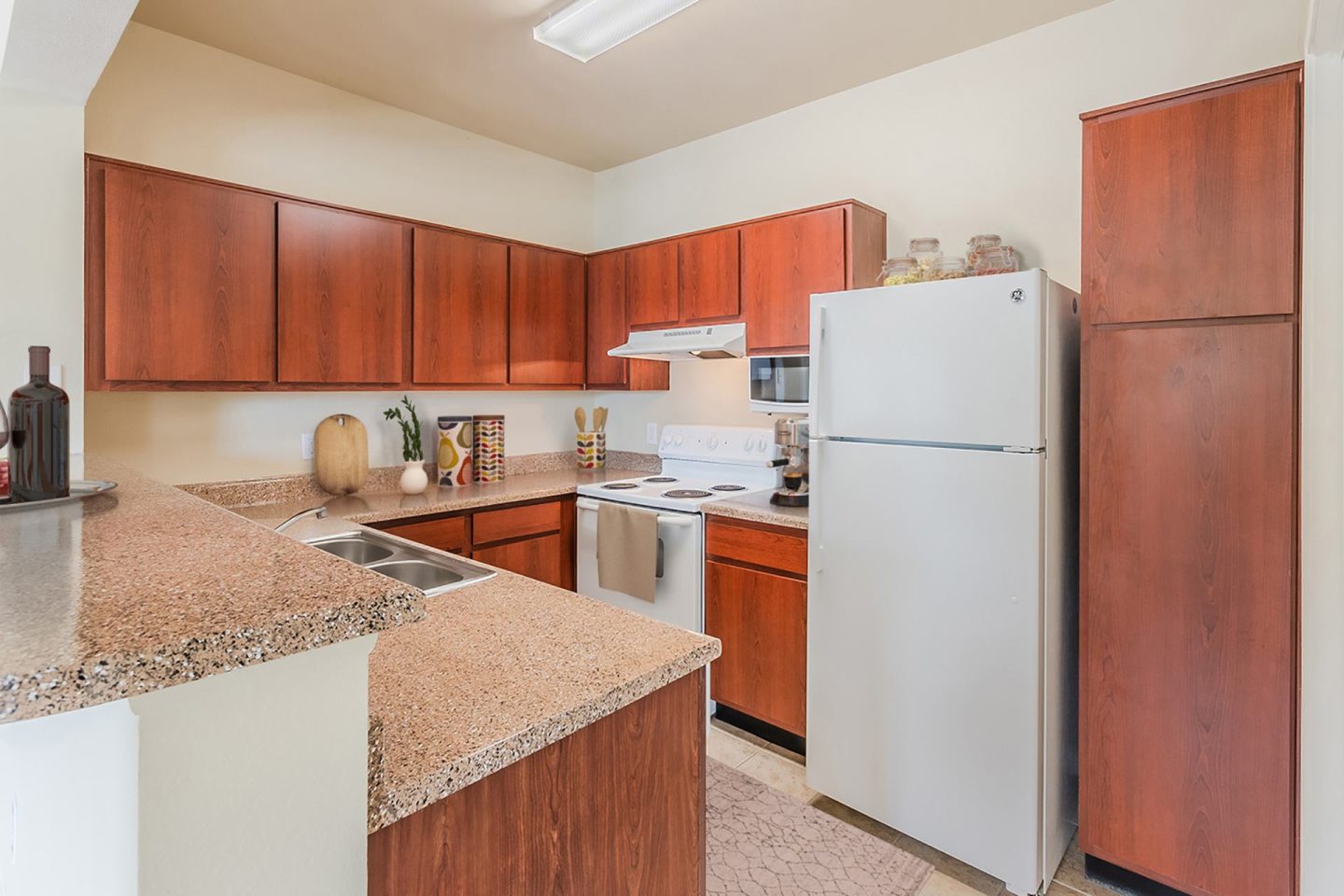 Lakeside Pointe Apartments & Townhomes Image 25