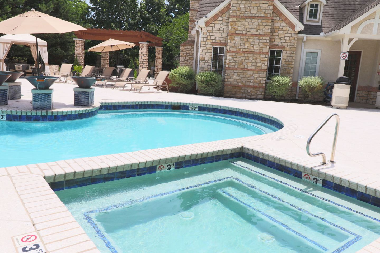 Stone Manor Image 41