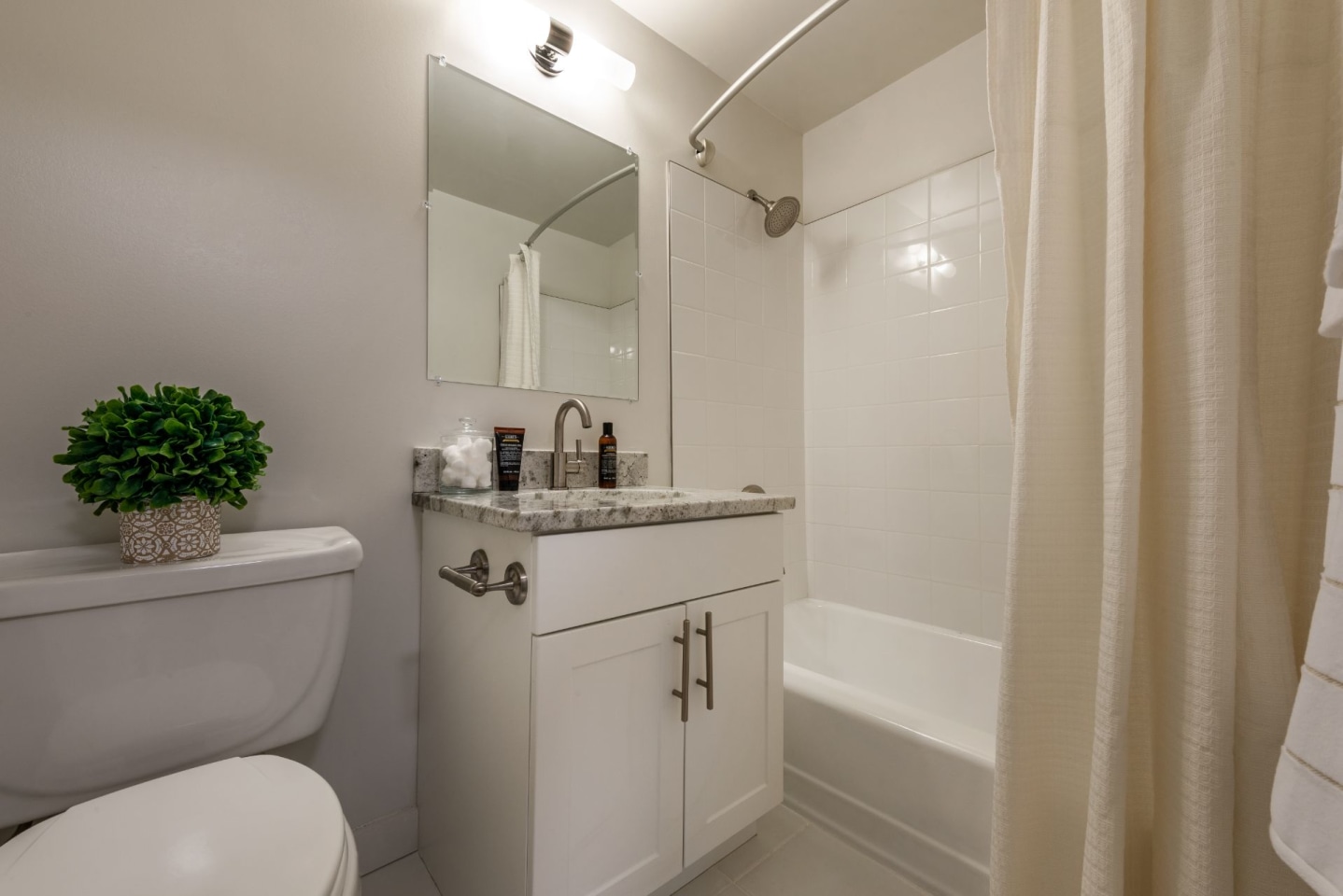 RiverHouse Image 90