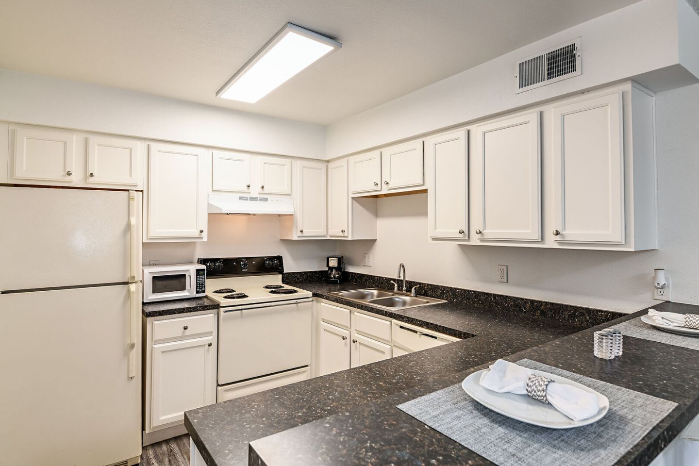 Woodlake Villas Image 29
