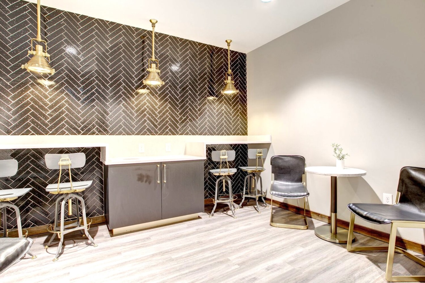 The Cosmopolitan Image 48