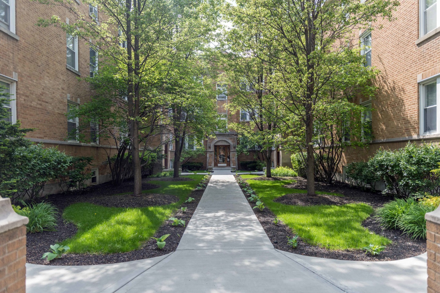 Ashland Manor Image 1