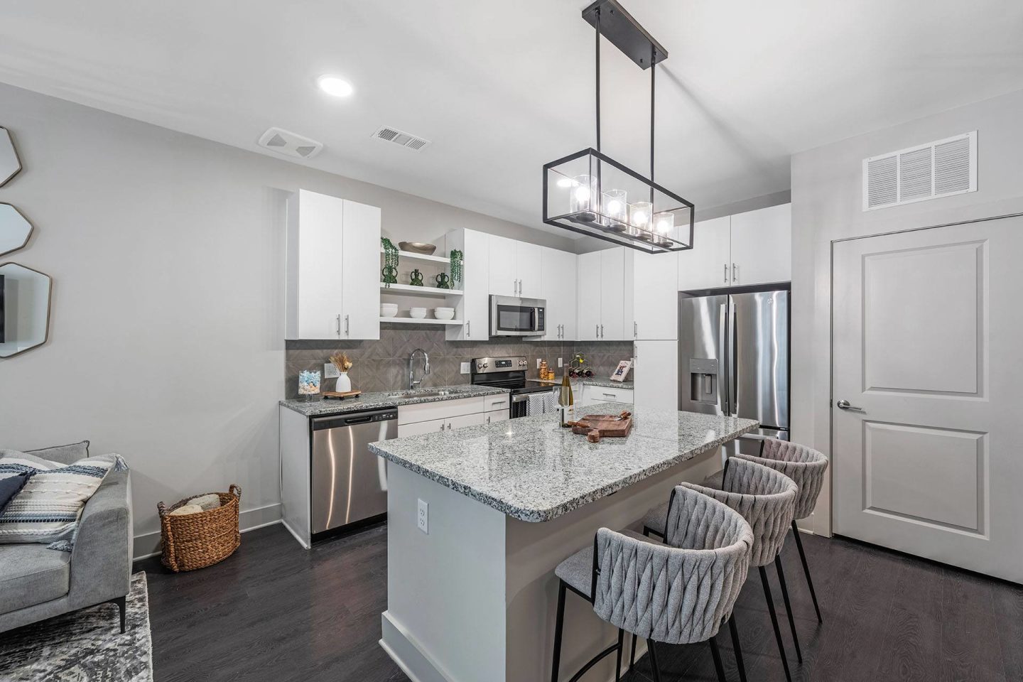 Capital Collective Luxury Apartments Image 4