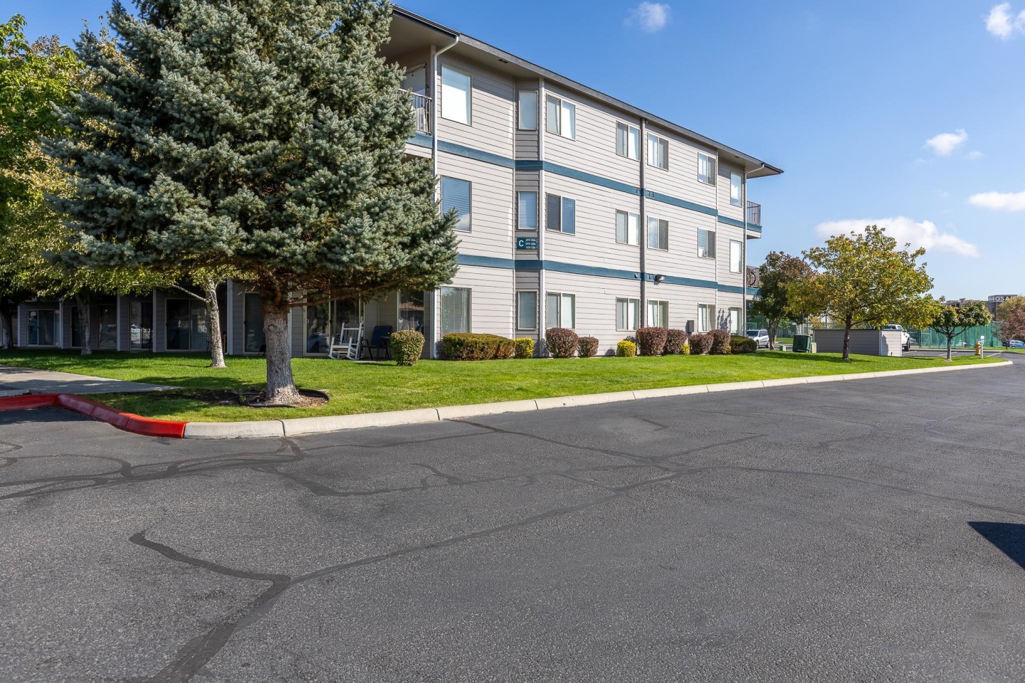 Shoreline Village Apartment Homes Image 12