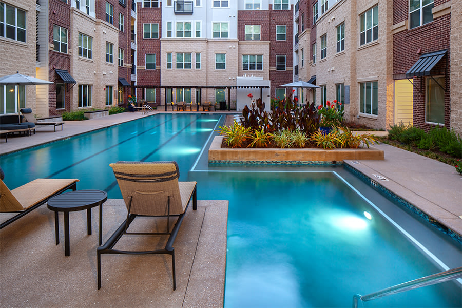 District at Greenbriar Apartments Image 2