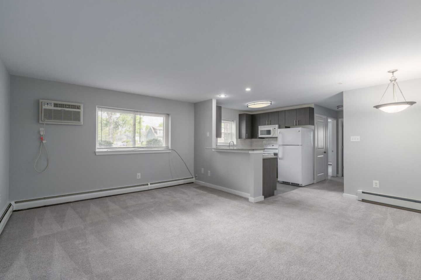 Spruce Court Apartments Image 10
