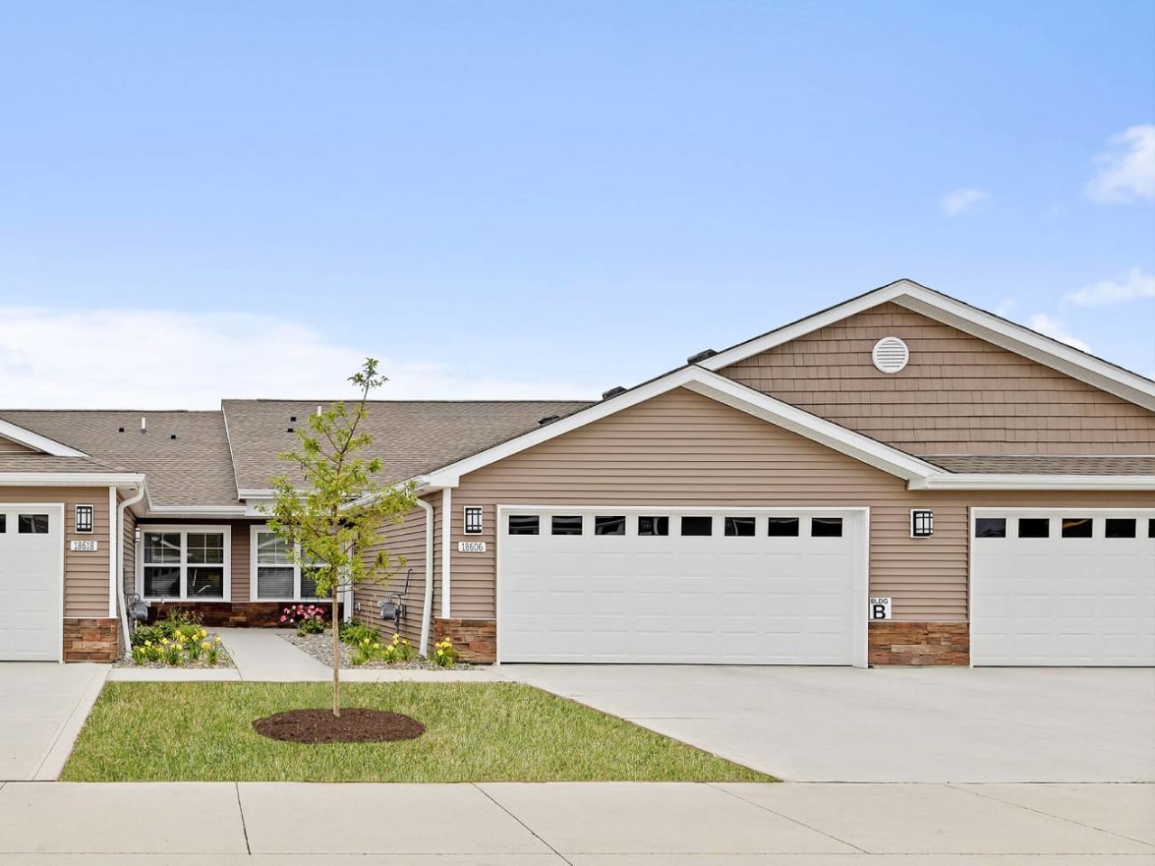 Redwood Waukee Hickman Road Image 1