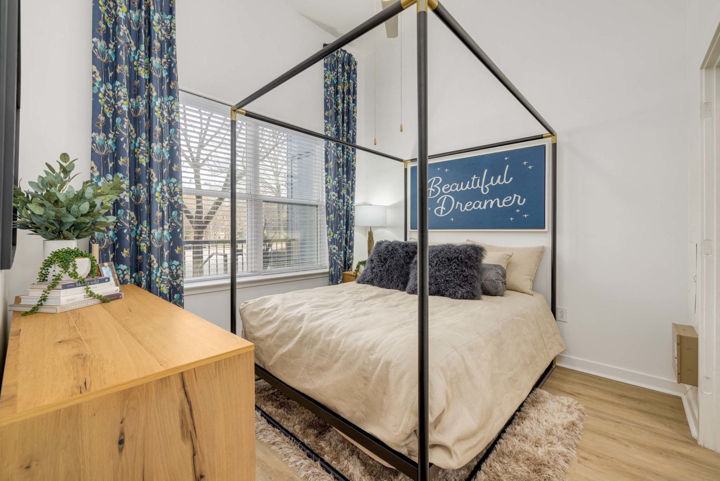 Midtown 205 Image 11