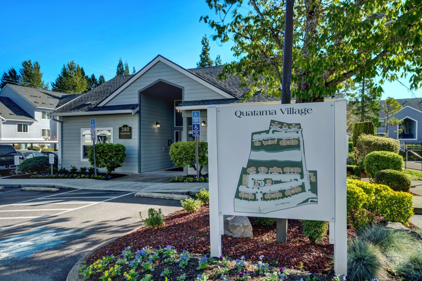 Quatama Village Apartments Image 4