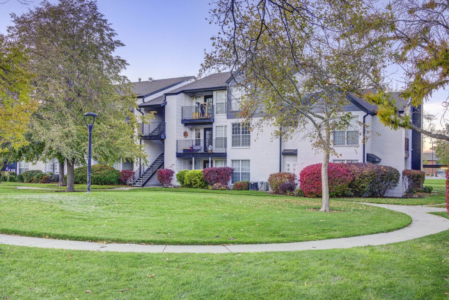 Riverbend Apartments Image 32