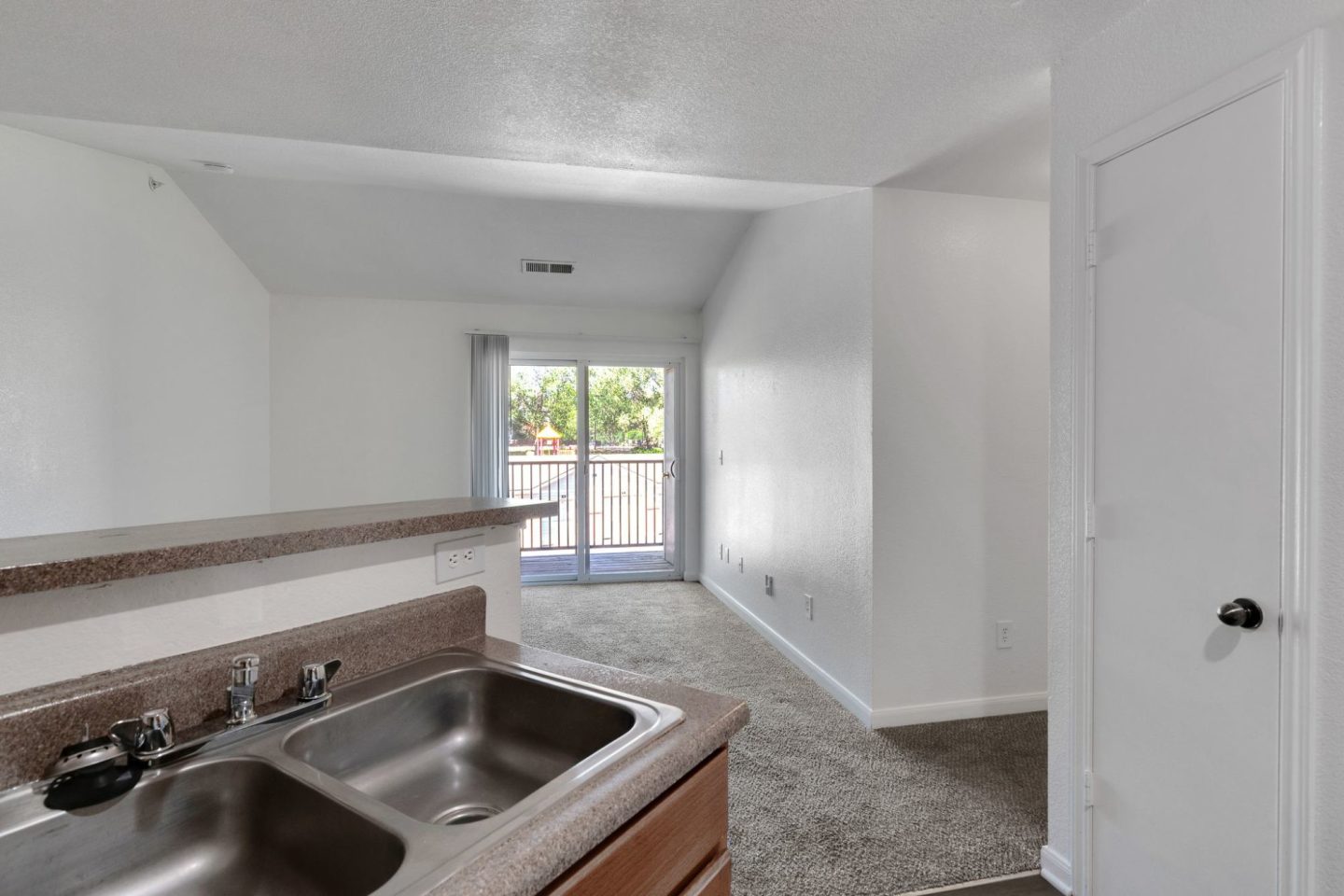 Fieldstone Apartments Image 1