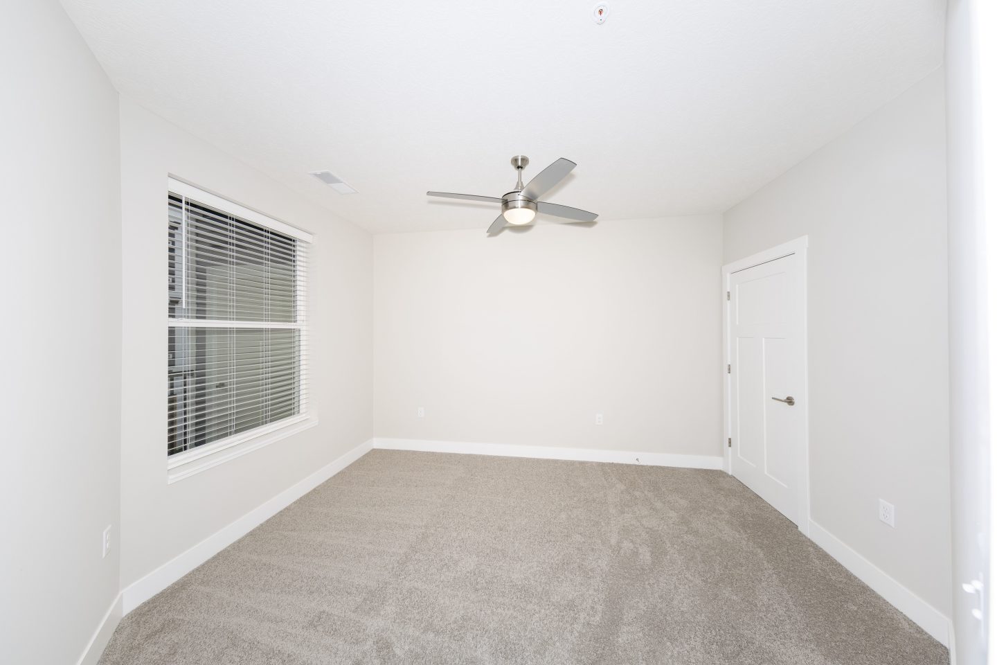 Tiffany Flats Image 18