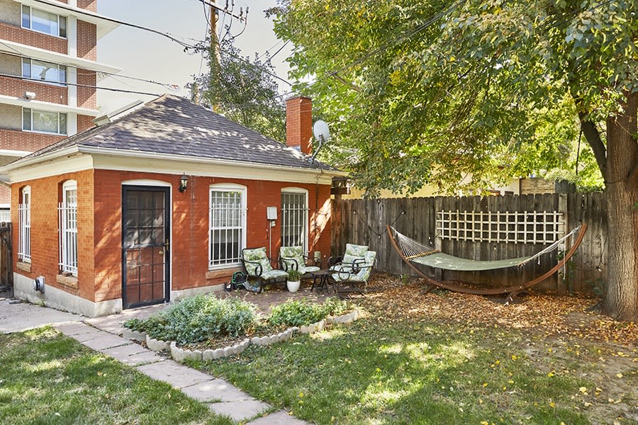 1376 N Williams St Image 12