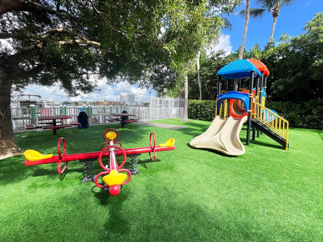 Intracoastal Yacht Club Image 31