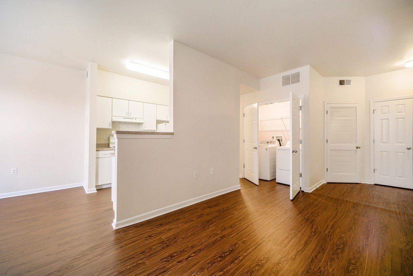 Renaissance Place at Grand Apartments Image 9
