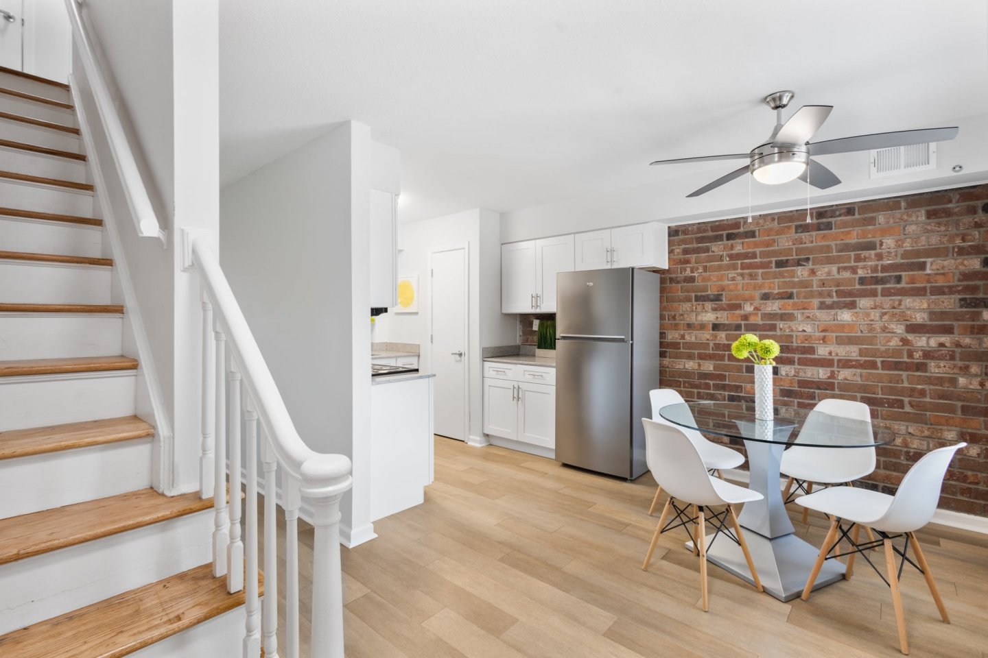 Monon Living Image 8