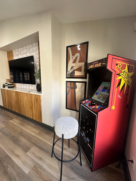 Eleven600 Apartments Image 3