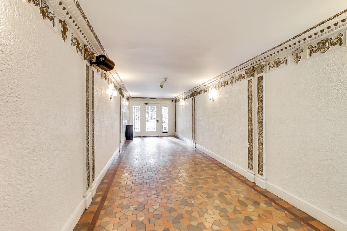 430 Baker Image 11