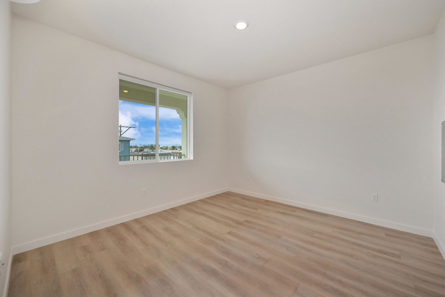 The Commodore Apartments Image 34
