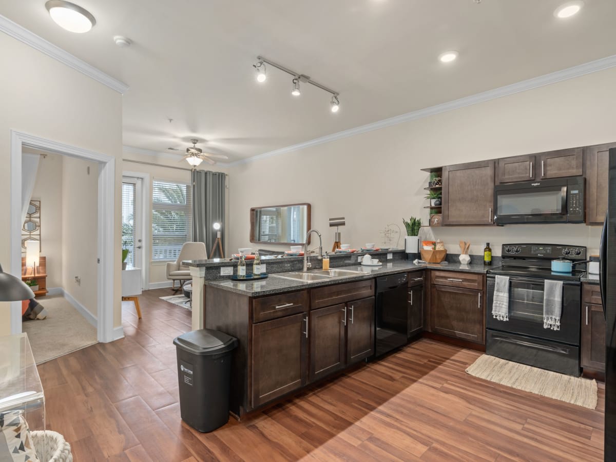 Lake Lofts at Deerwood Image 33