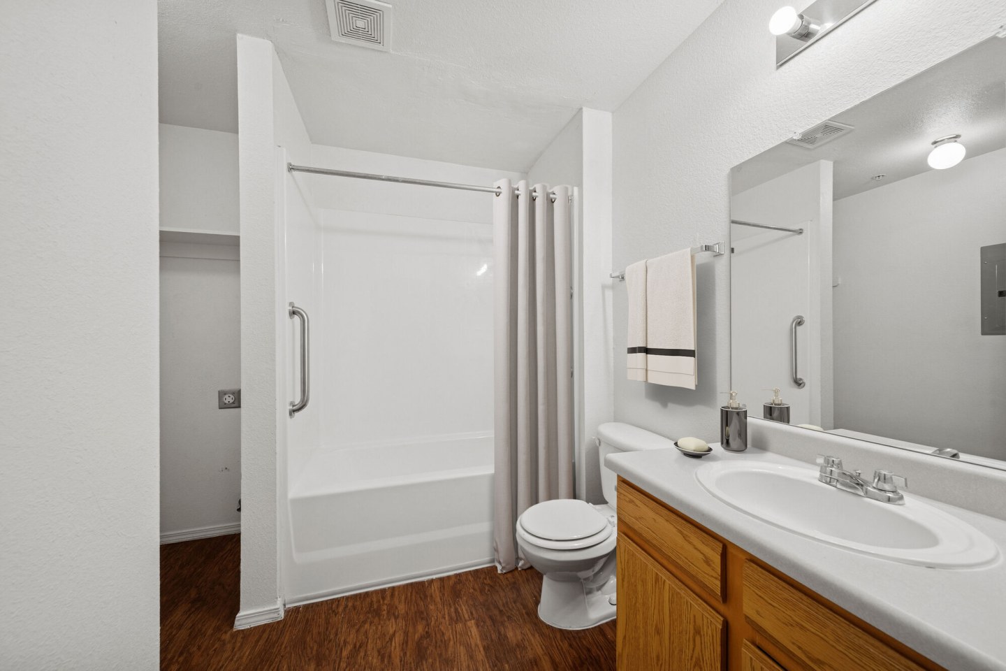 Savannah House of Guthrie - Senior Housing Image 6