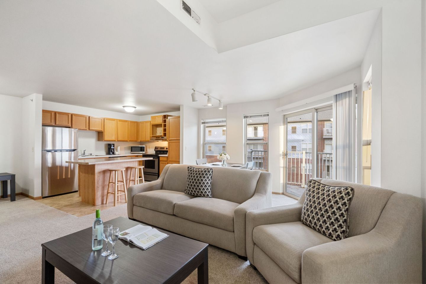 Six Points Apartments Image 16