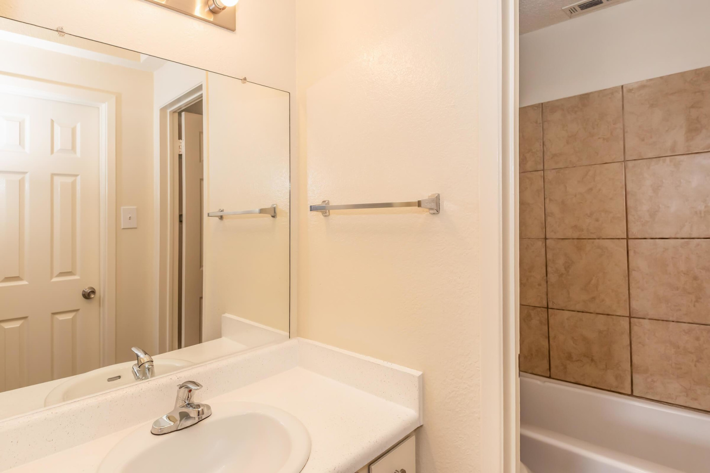 Parkside Apartments Image 36