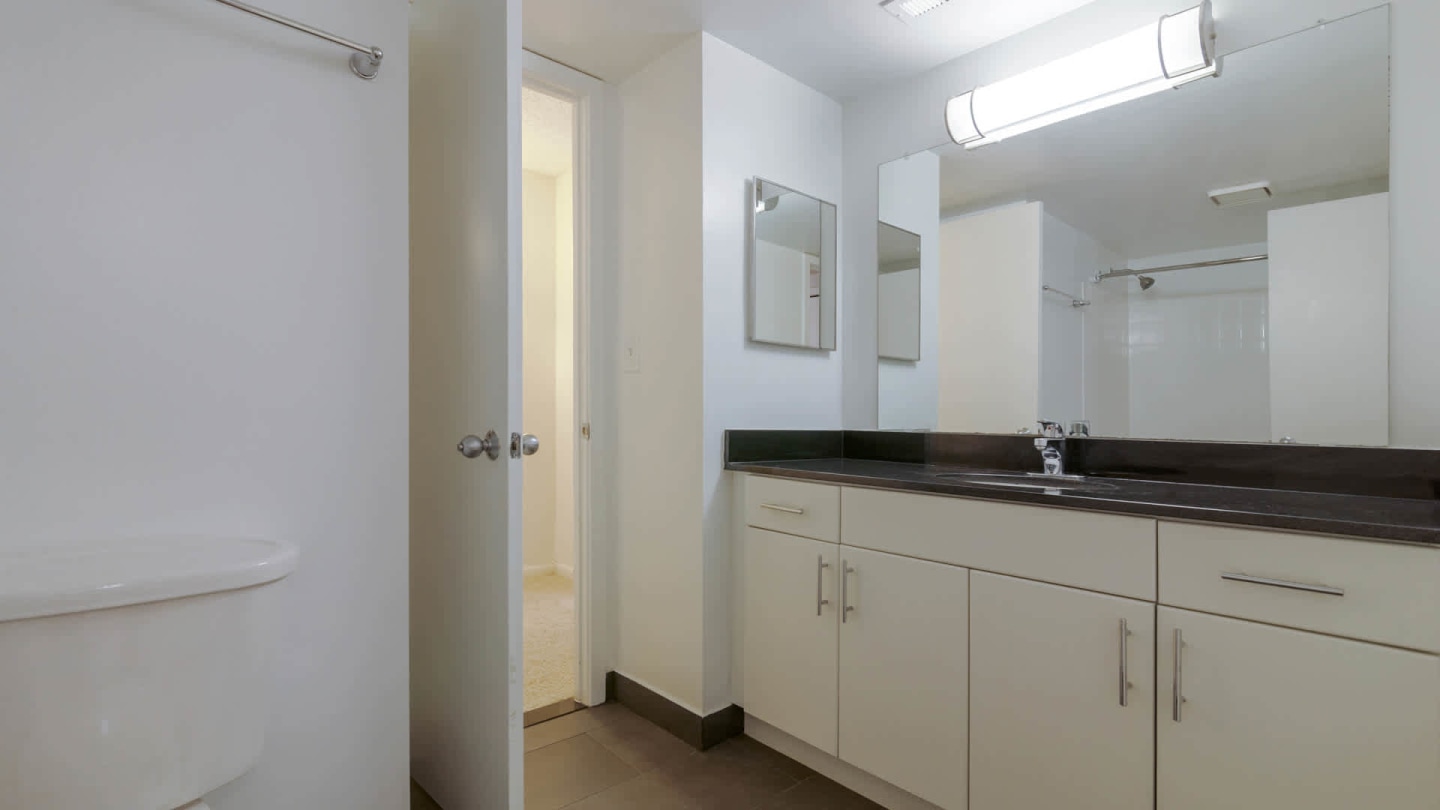 2501 Porter Image 6