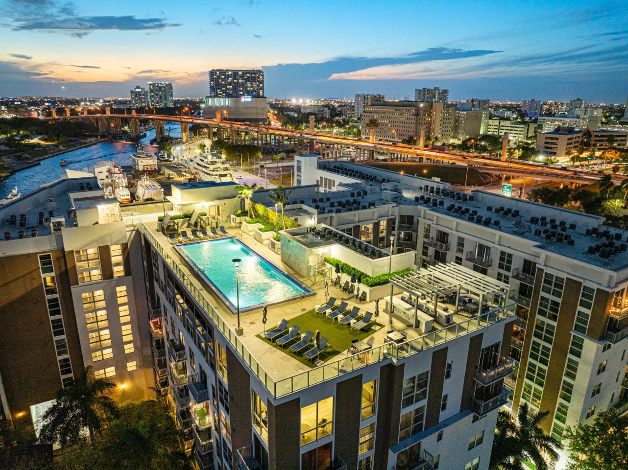 Riverhouse at 11th Image 32