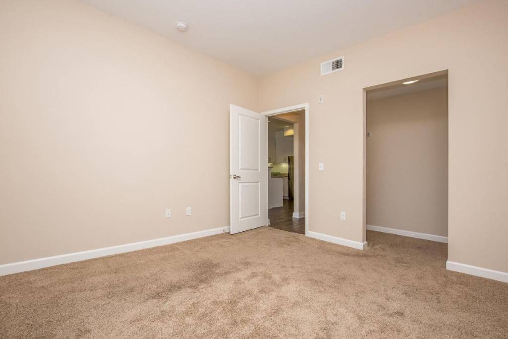 Senior Housing - Monaco Apartments Image 10