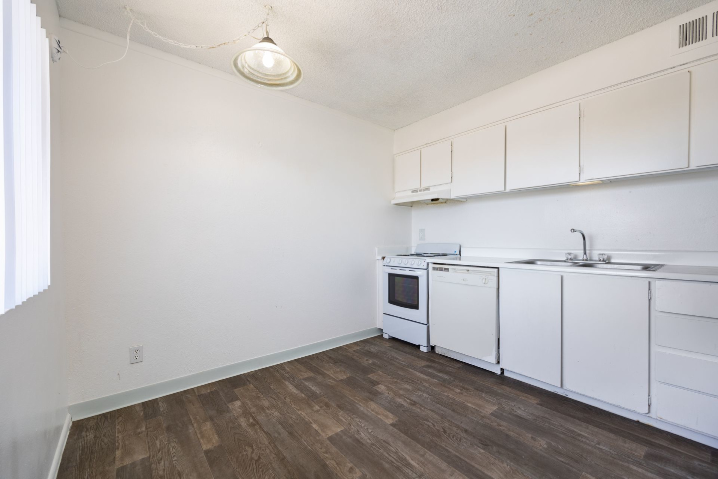 Park West Apartments Image 10