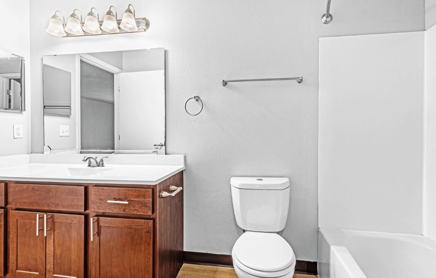 Briarwood Apartments Image 16