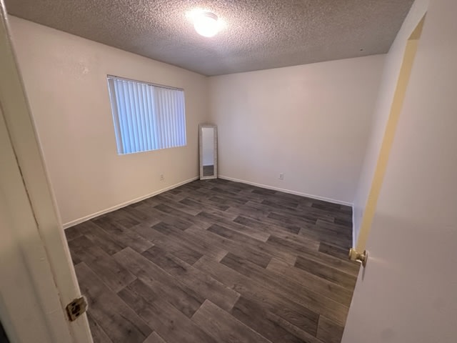 Falcon Glen Image 14