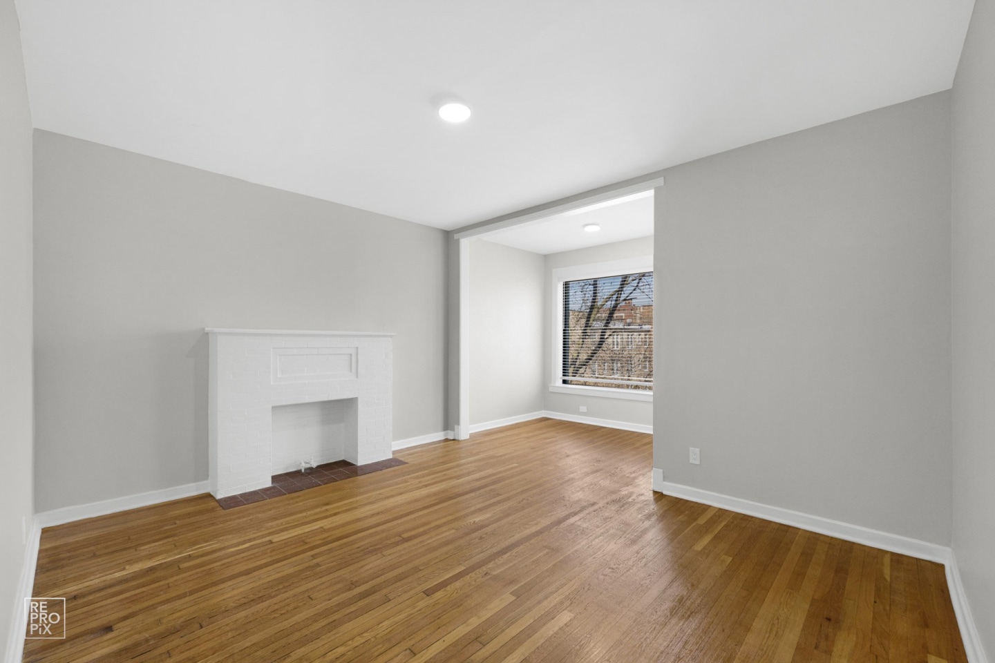 2826 E 76th Pl Image 15