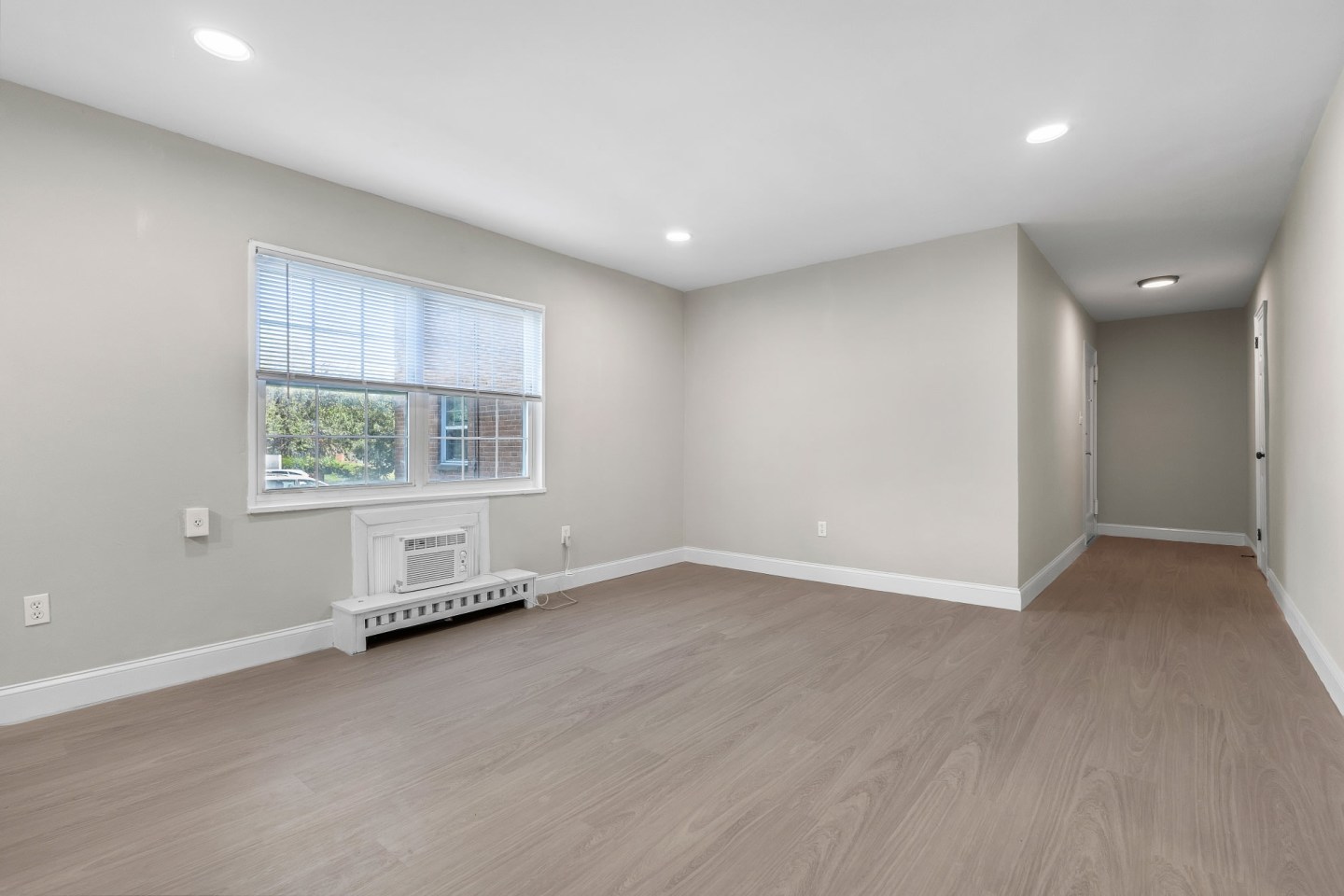 Laurel Court Apartments Image 20