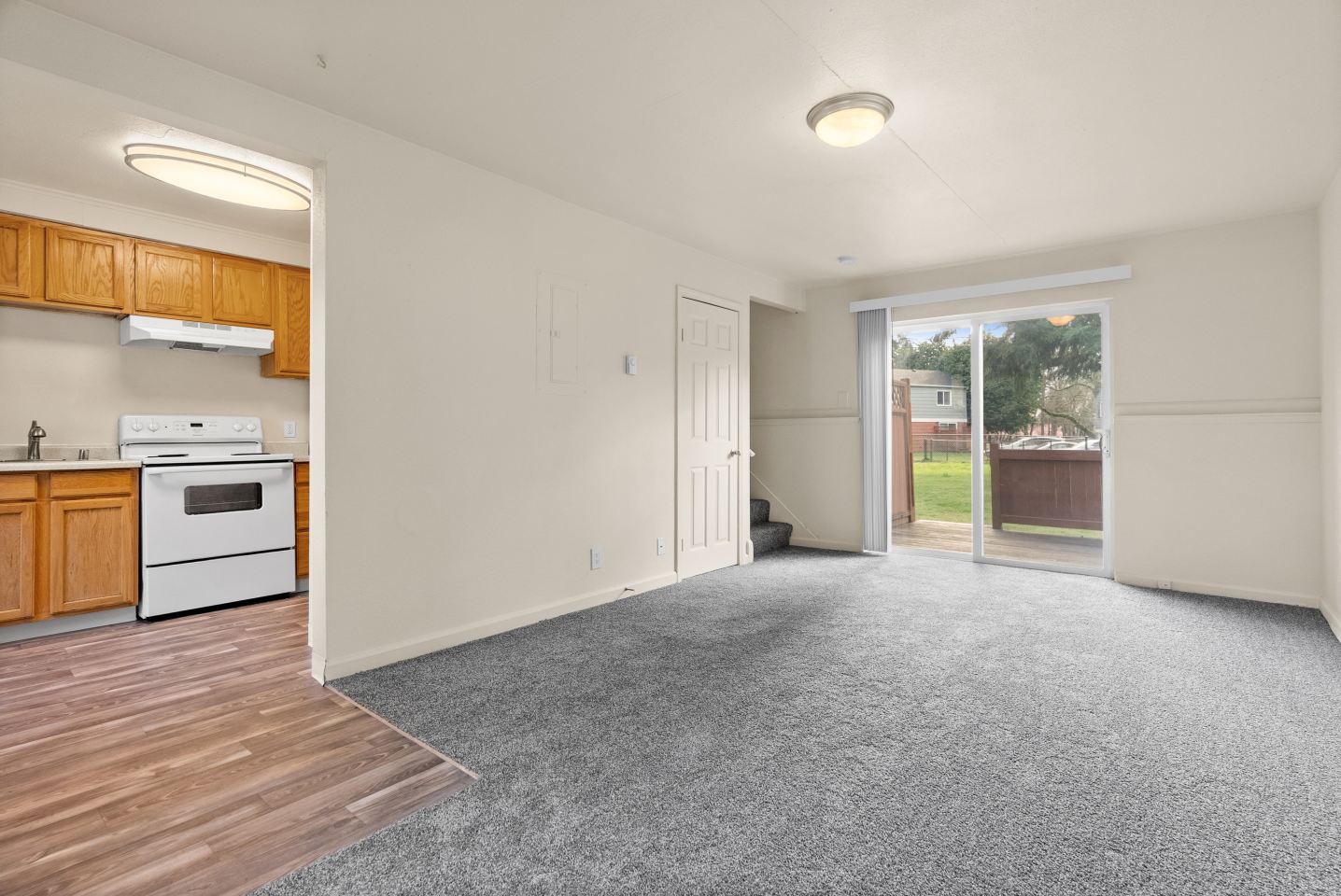 Pacific Walk Townhomes Image 26