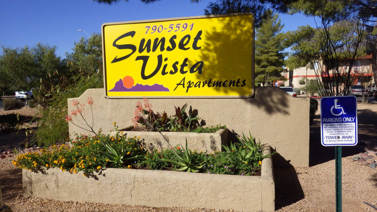 Sunset Vista Apartments Image 1