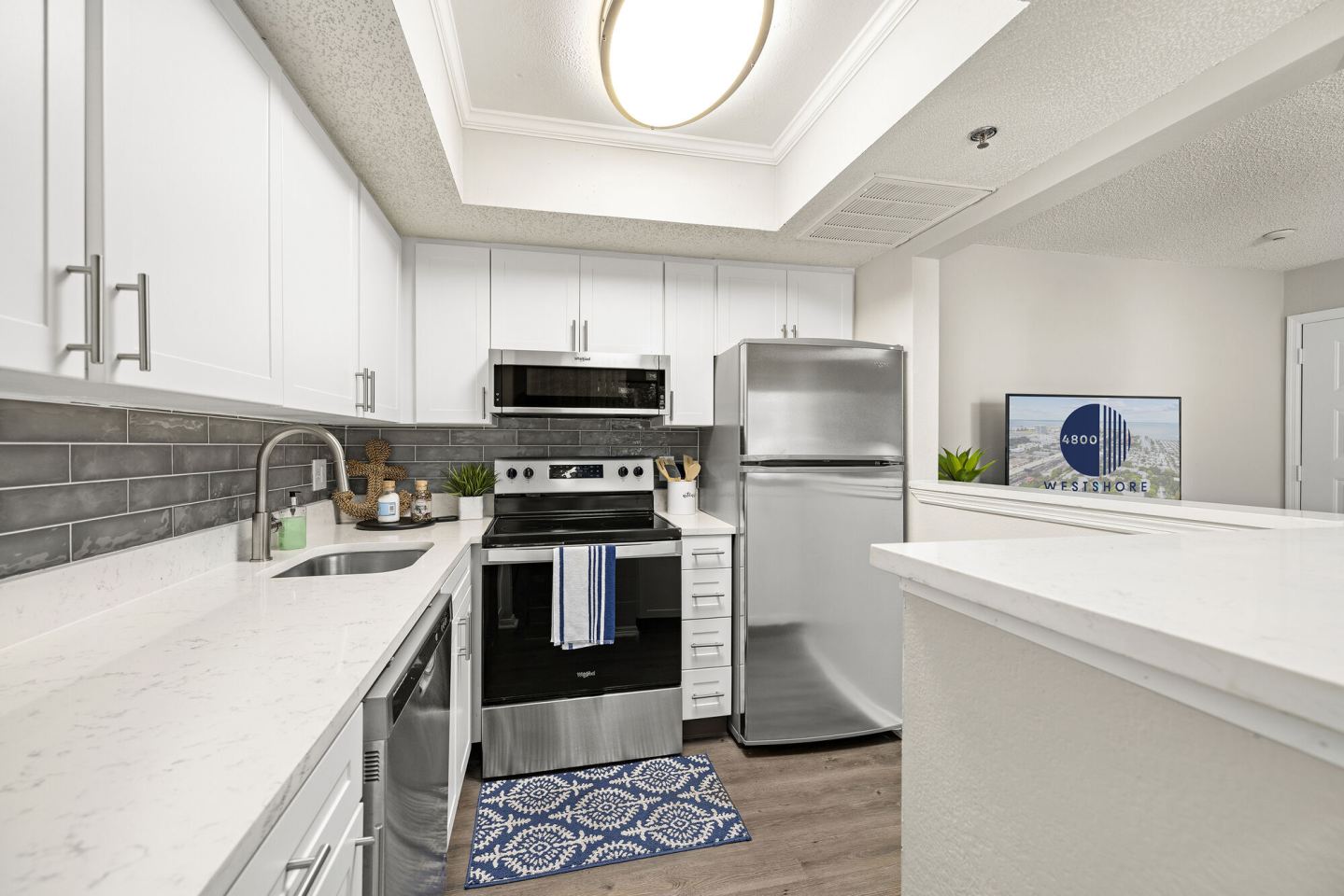 4800 Westshore Apartments Image 3